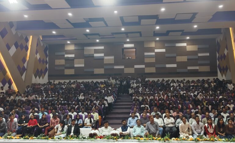 शत-प्रतिशत परीक्षा परिणाम देने वाले प्राचार्य भी हुए सम्मानित