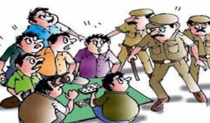 देहात थाना पुलिस ने की अवैध कार्य करने वालों पर कार्यवाही…गुरैया सब्जी मंडी के पास 52 ताश के पत्तों पर लग रहे थे दाव…पुलिस ने मौके से 3940 रुपये एवं 52 ताश के पत्ते को किया जप्त