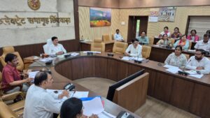 कलेक्टर  ने ली स्वास्थ्य एवं महिला बाल विकास विभाग की संयुक्त समीक्षा बैठक