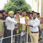  “शिक्षा हमारा अधिकार है””फीस वसूली बंद करो!”ज्ञापन