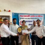 पेंटिंग कम्पटीशन का पुरस्कार वितरण