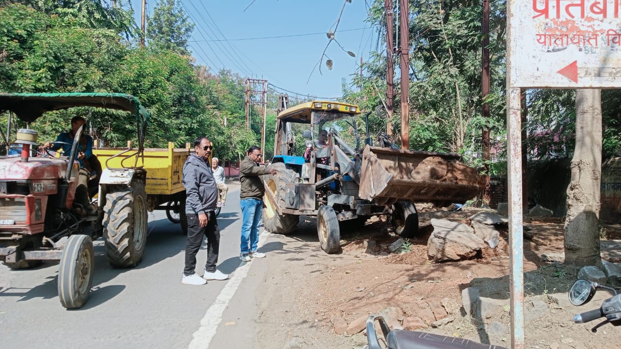 नगर निगम द्वारा अतिक्रमण हटाने की कार्यवाही जारी