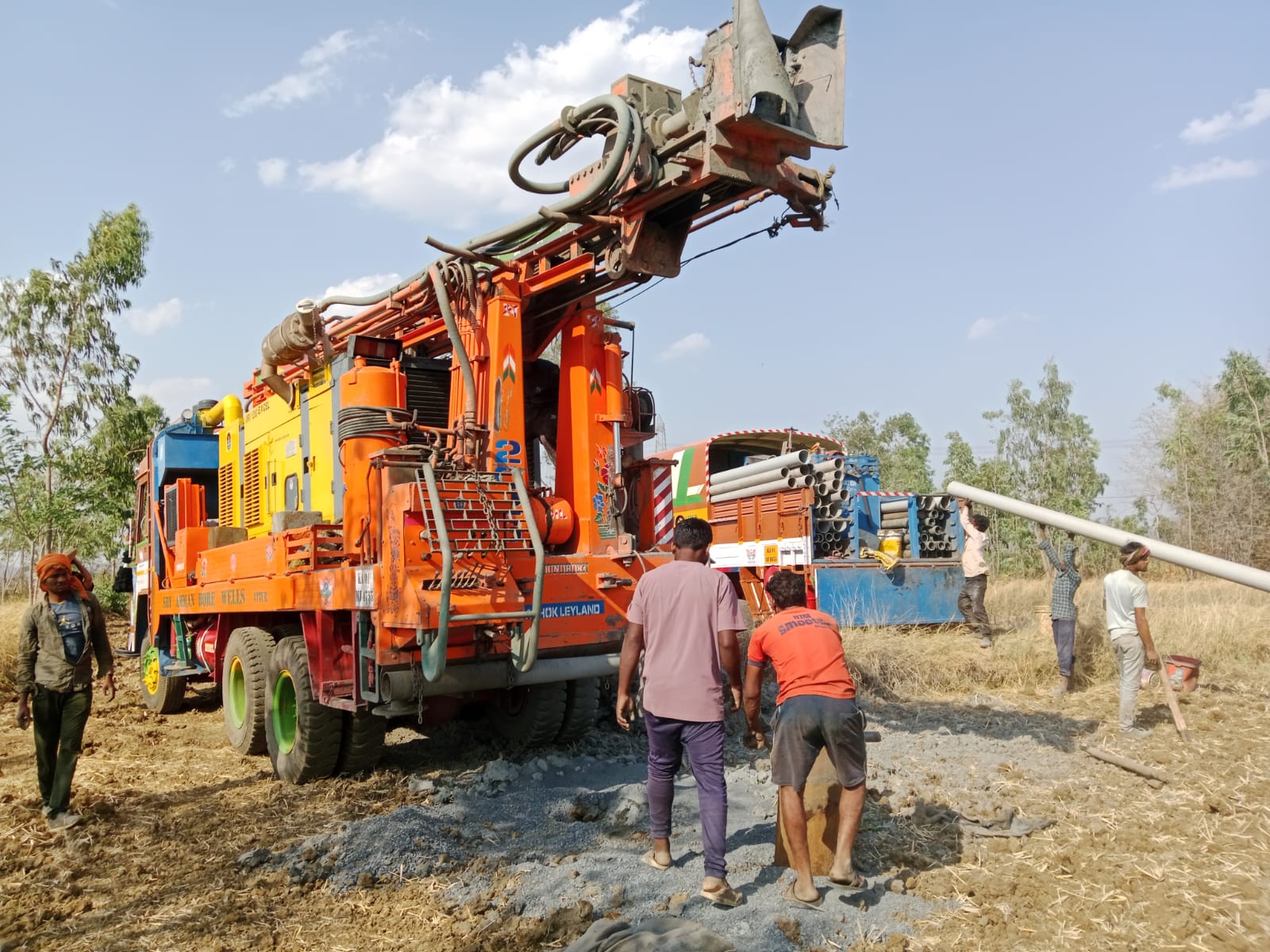 प्रतिबंध के बावजूद किए जा रहे नलकूप खनन