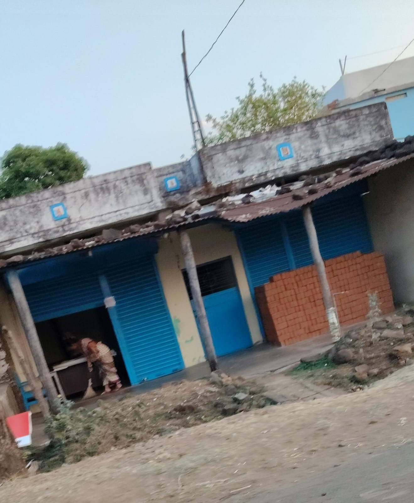 सील करने के बाद भी धड़ल्ले से चल रहा क्लीनिक