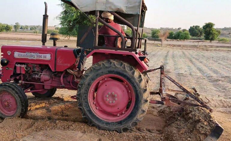 किसान का ट्रैक्टर हड़पकर दूसरे को बेचने का आरोप, न्याय के लिए भटक रहा पीड़ित