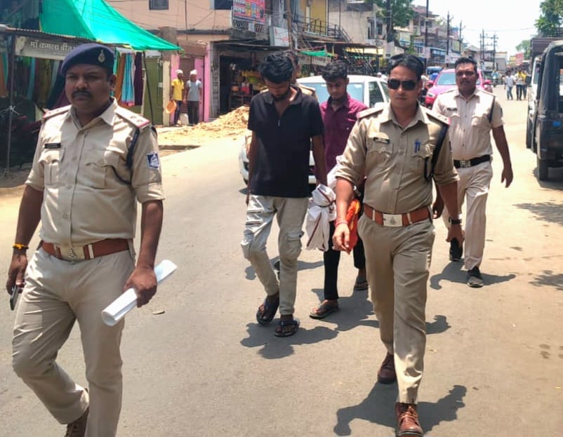 अंबाड़ा में मारपीट और एससीएसटी एक्ट के मामले में पुलिस की बड़ी कार्रवाई: तीन आरोपी गिरफ्तार, जिला बदर की तैयारी