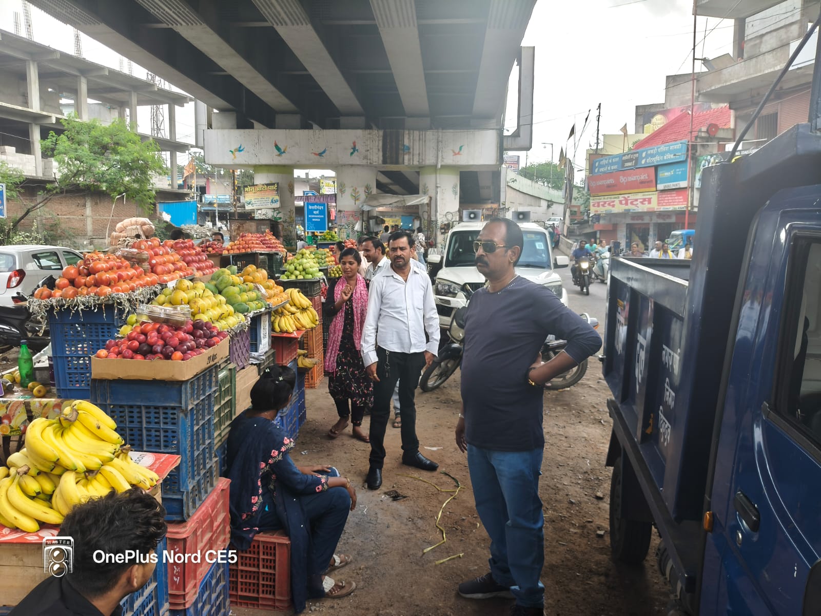 अतिक्रमण हटाकर दुकानदारों व अस्पताल संचालक को दी सख्त हिदायत